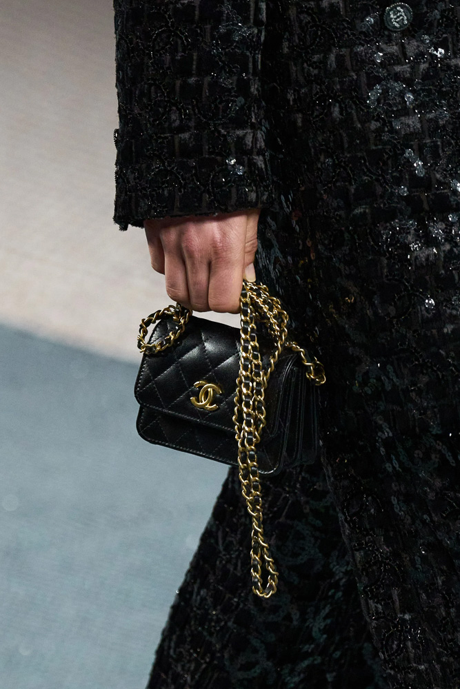 All The Bags And Shoes From CHANEL's Fall/Winter 2022 Tweed-Inspired  Collection