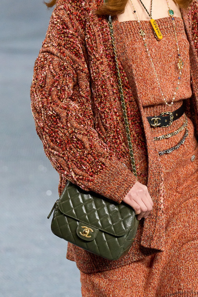 Chanel Fall 2022 is a tribute to tweed - RUSSH