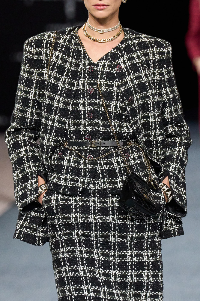 Chanel Fall 2022 is a tribute to tweed - RUSSH
