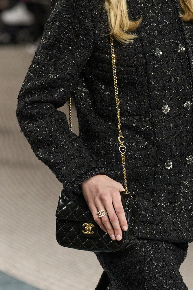 Chanel 22 tweed handbag Chanel Black in Tweed - 36010176