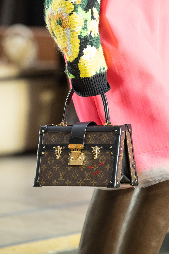 Louis-Vuitton-Fall-2022-Floral-Pattern-Bags-Trends-Style-Fashion
