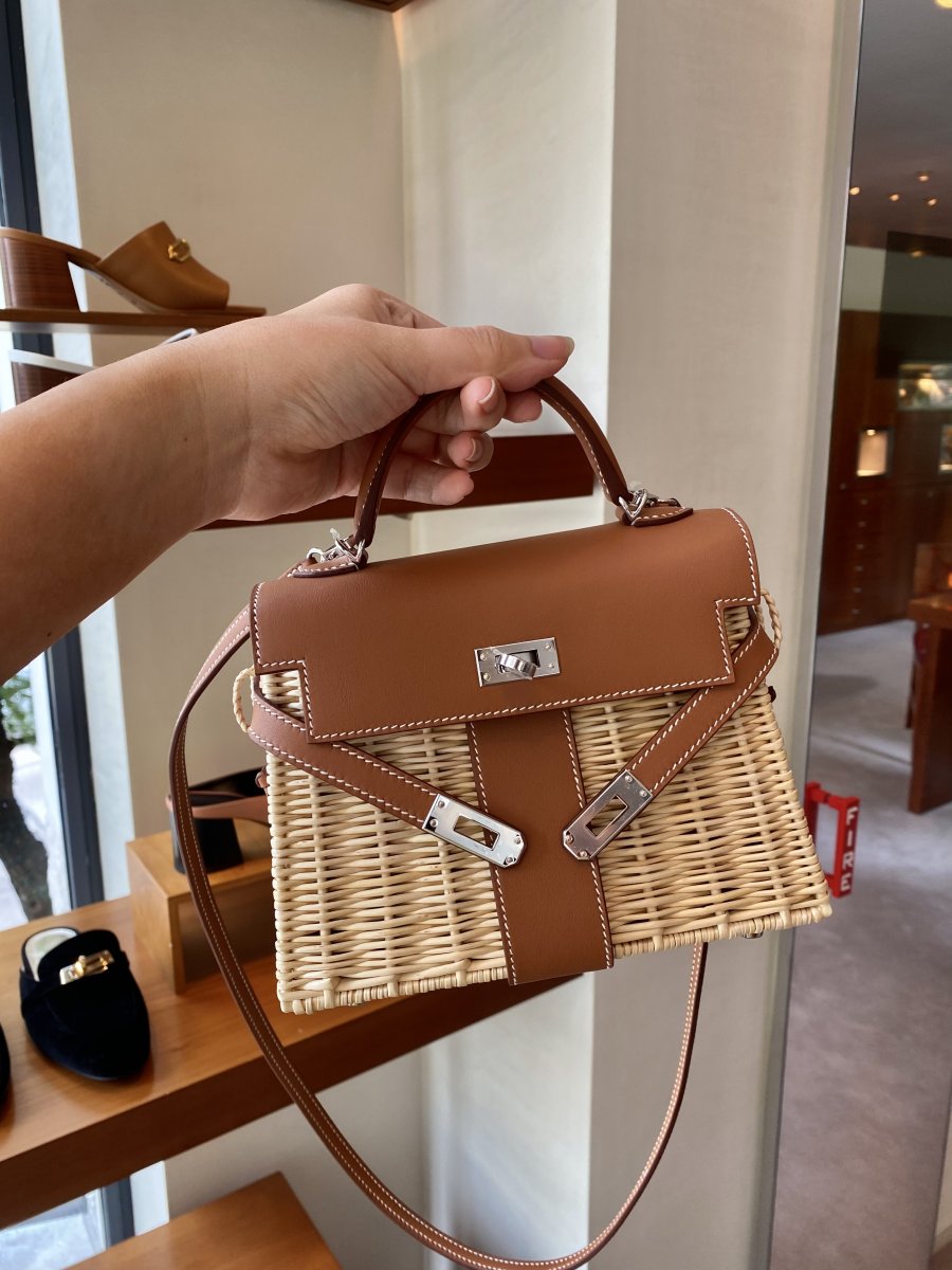 Is this Hermes Mini Kelly Dupe Worth It? - The Brunette Nomad