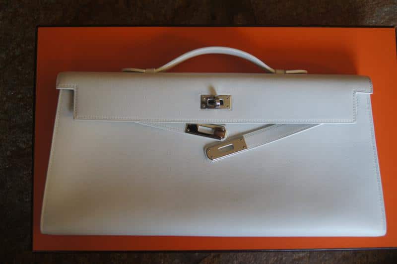 HERMES KELLY POCHETTE REVIEW ♡ What Fits, How to Wear & More