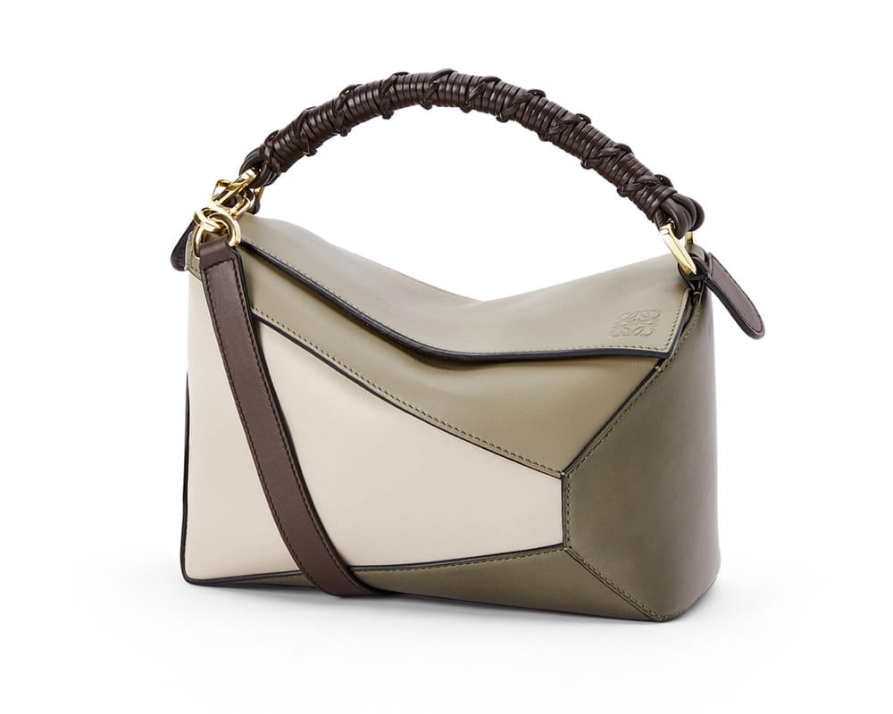 Loewe puzzle bag review & what's in it #loewepuzzlebag #loewebag #what, loewe  puzzle bag