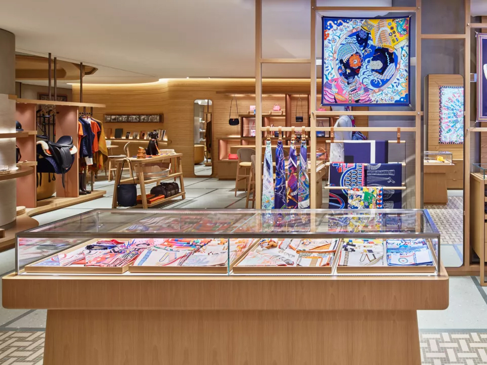 Manila: Louis Vuitton store opening