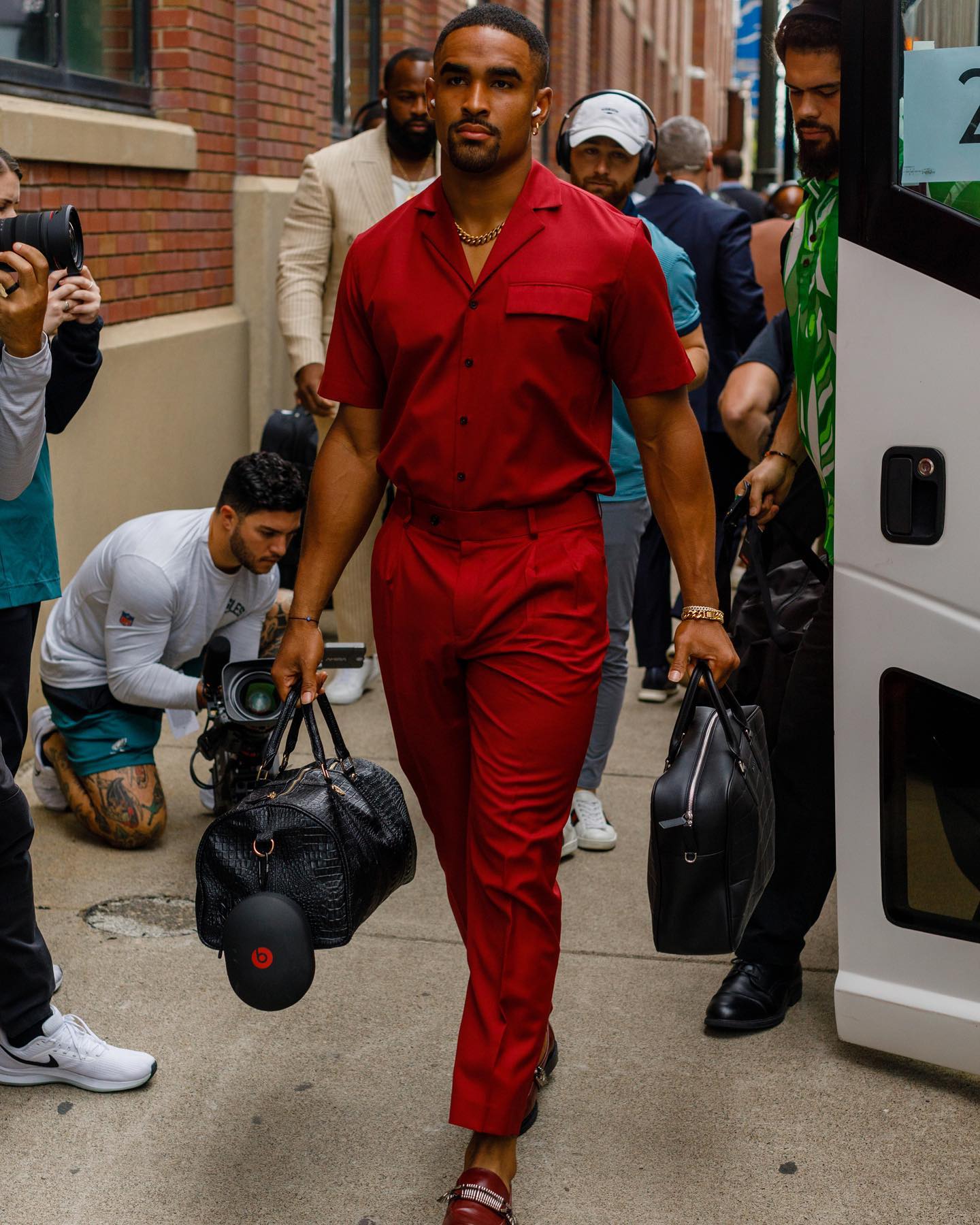 Jalen Hurts gifted Eagles O-linemen Louis Vuitton bags for holidays