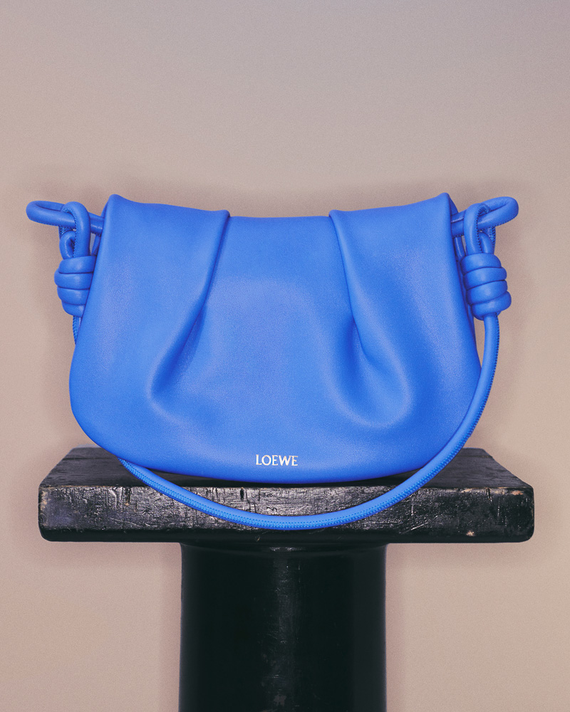 ◑◊✓ LOEWE New Leather Loewe Stitching Bucket Bag Lazy Style