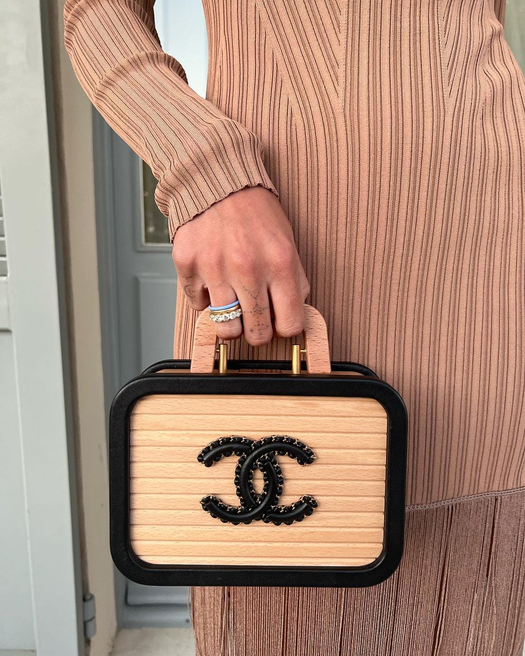This is the £1,910 'Quiet Luxury' handbag Sofia Richie wears on