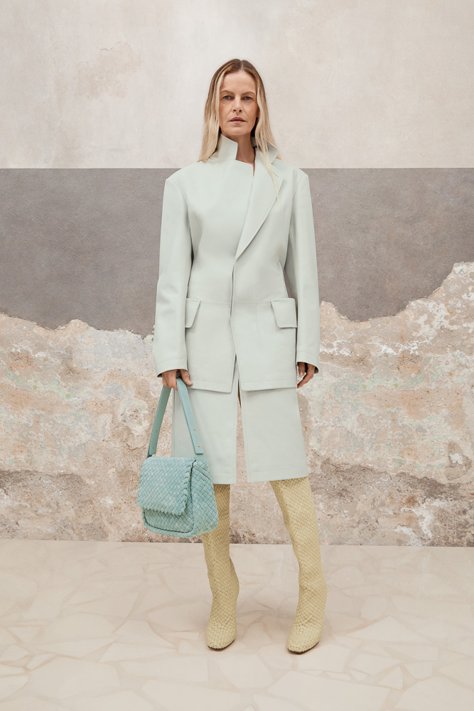 The Bottega Veneta Fall 2022 campaign is here: See all the images