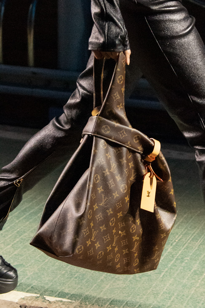 Louis Vuitton's Fall 2016 Bags Introduced New Shapes and Prints - PurseBlog