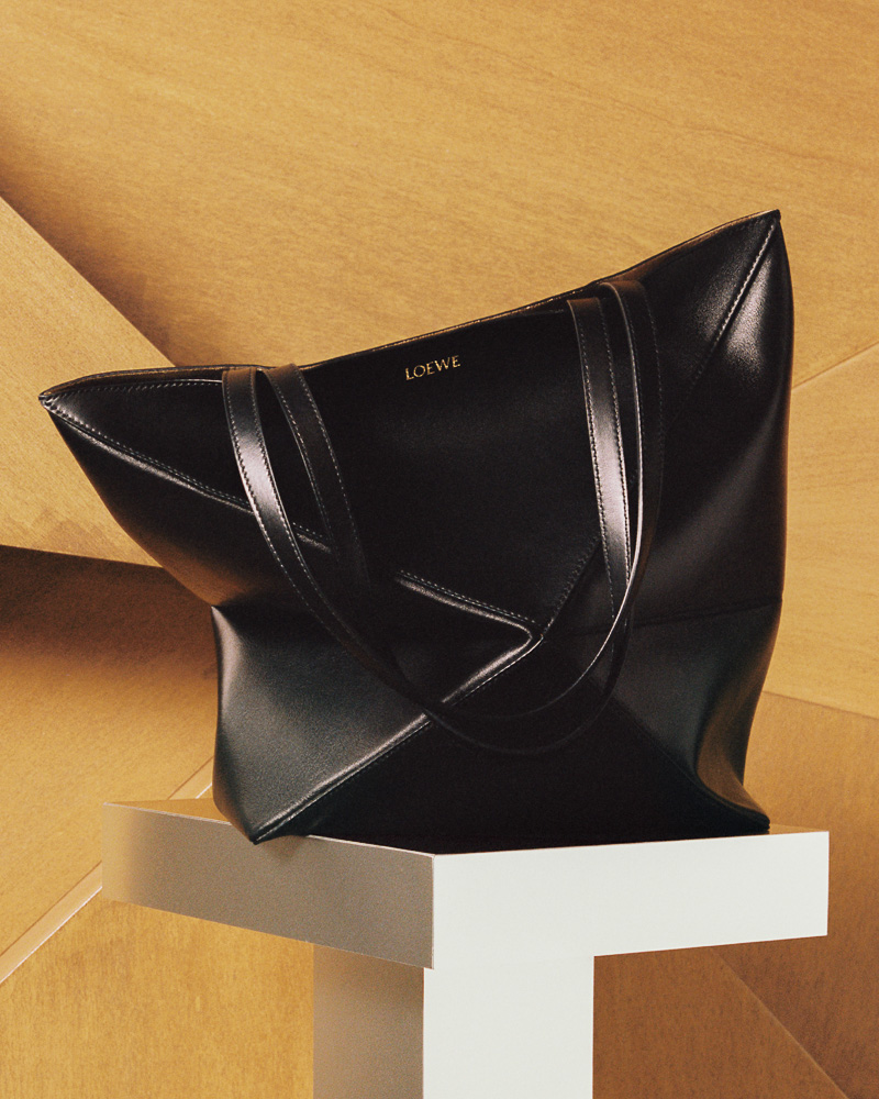 Loewe Expands Its Puzzle Family With the New Puzzle Fold Tote