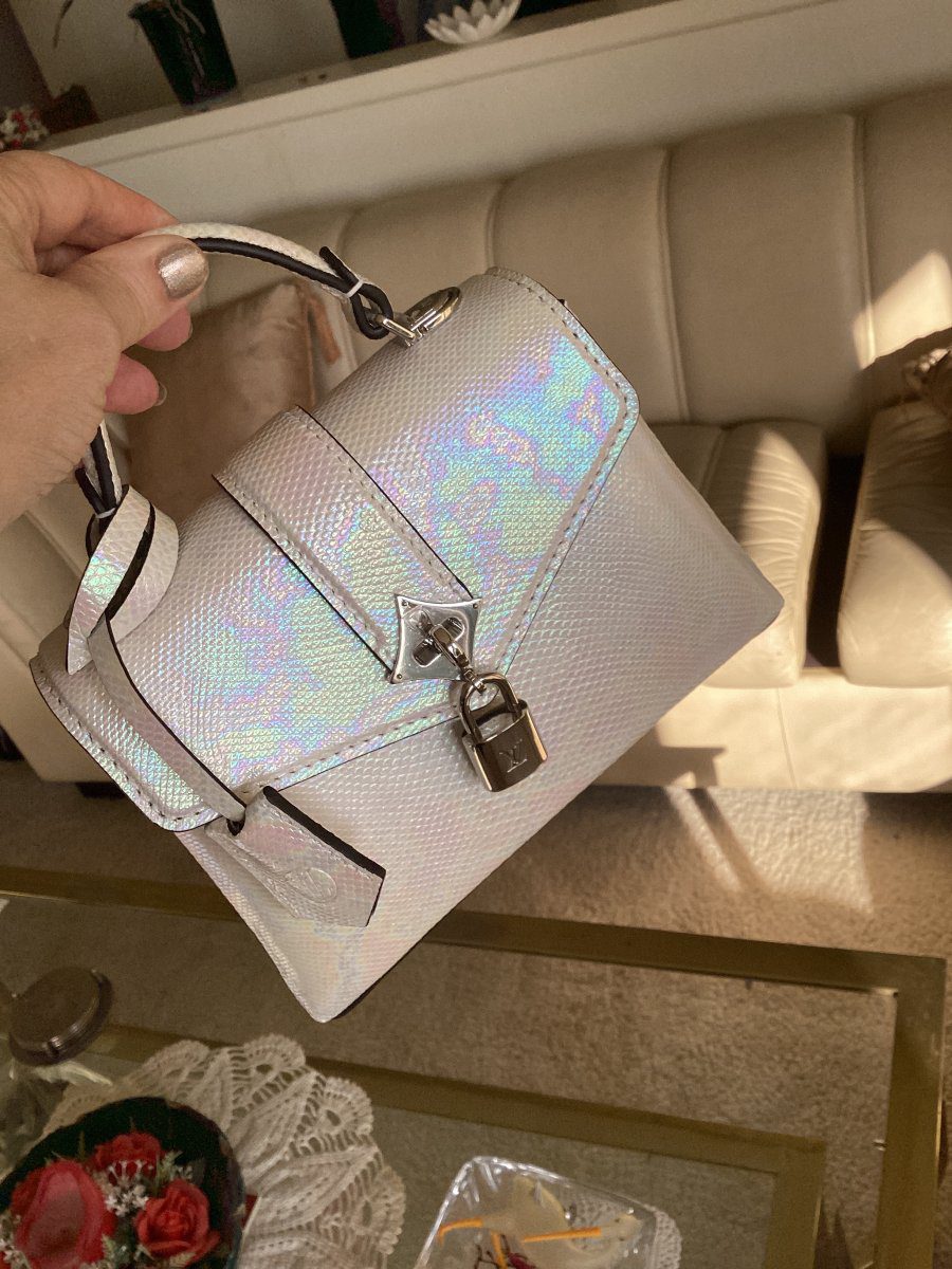 louis vuitton Rose De Vents in iridescent white water snake