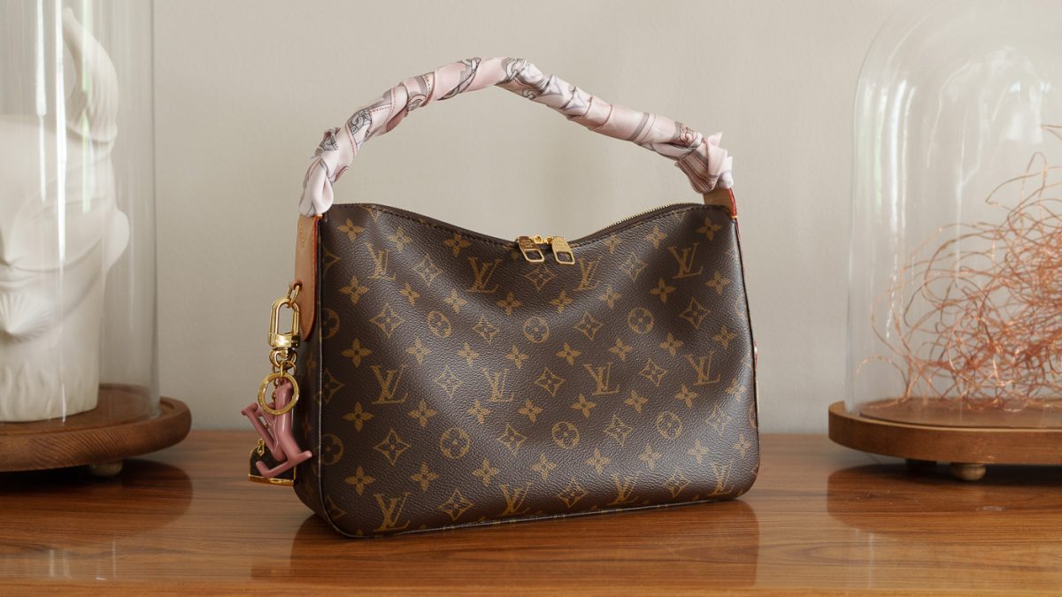 Louis vuitton one strap backpack deals