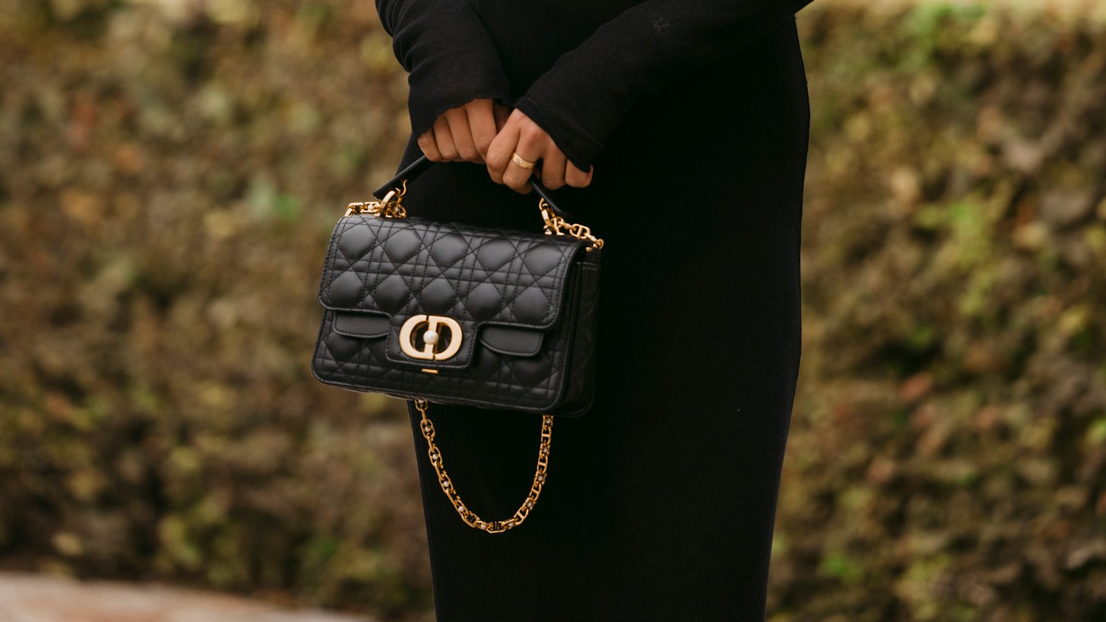 The Best Dior Bags We Spotted Outside of Its Spring 2025 Show at PFW PurseBlog