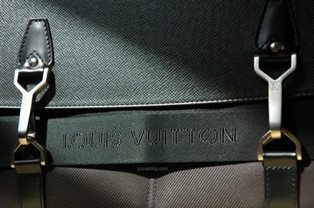 346. Louis Vuitton Taiga Dersou - April 2020 - ASPIRE AUCTIONS